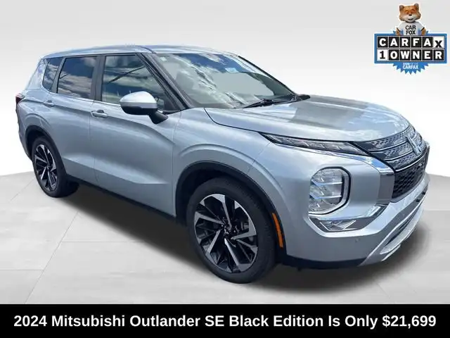 2024 Mitsubishi Outlander SE Black Edition w Pano 2WD's photo