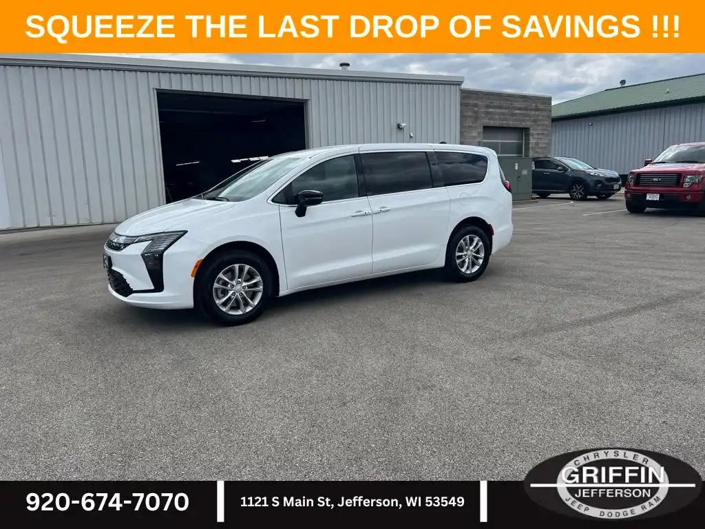 2027 Chrysler Pacifica Select AWD's photo