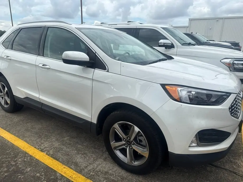 2024 Ford Edge SEL AWD photo 3