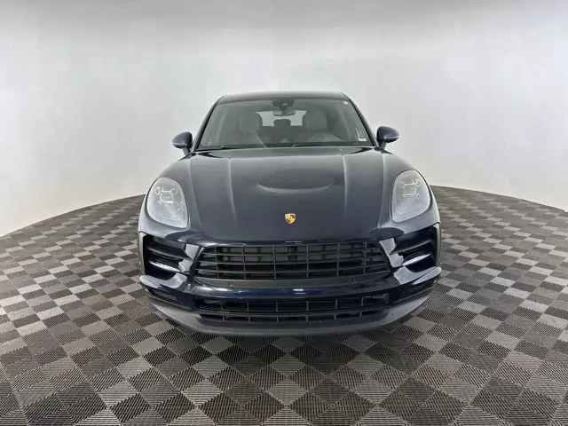 2020 Porsche Macan Base photo 3