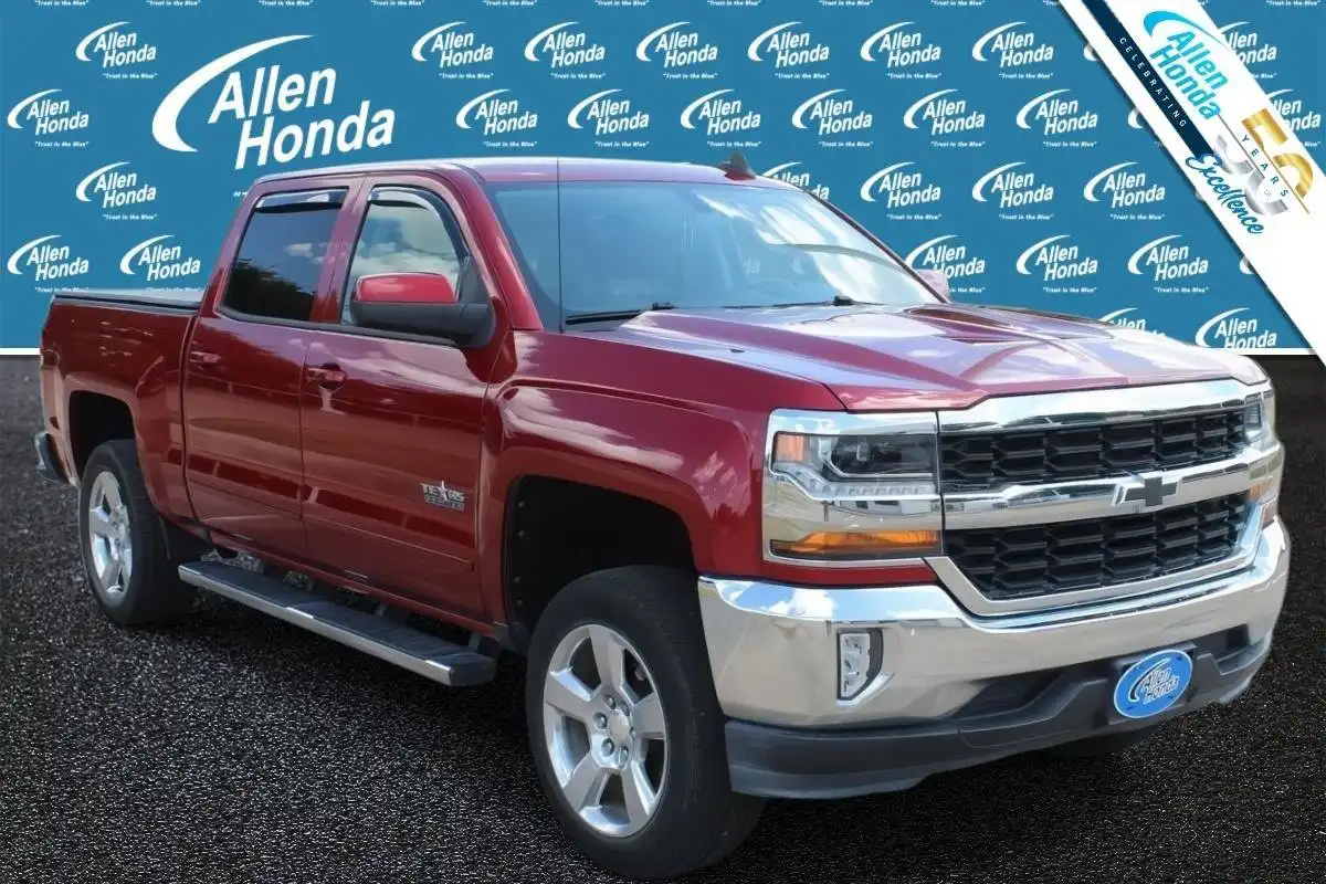 2018 Chevrolet Silverado 1500 LT Crew Cab Short Box's photo
