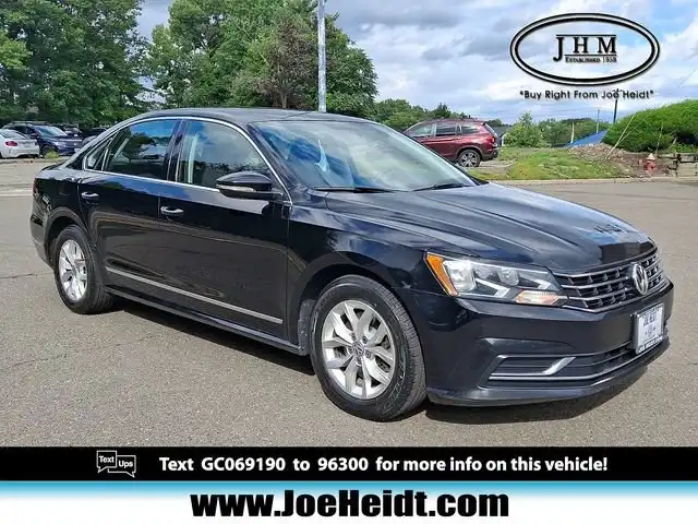 2016 Volkswagen Passat 1.8T S Auto PZEV's photo