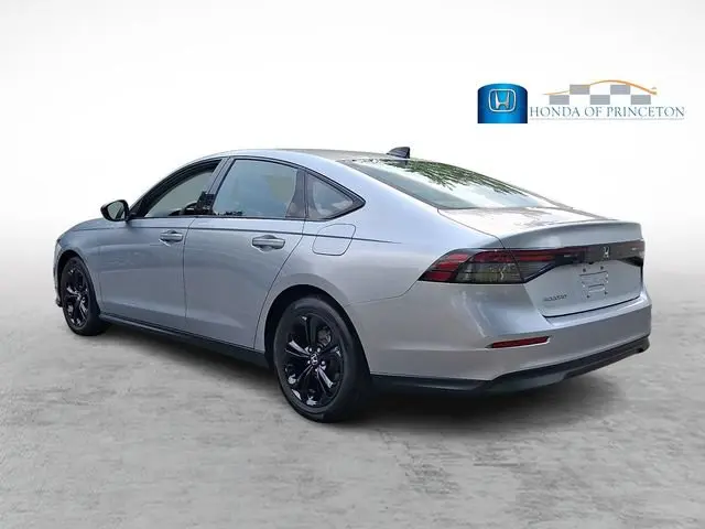 2025 Honda Accord 1.5T SE CVT photo 4