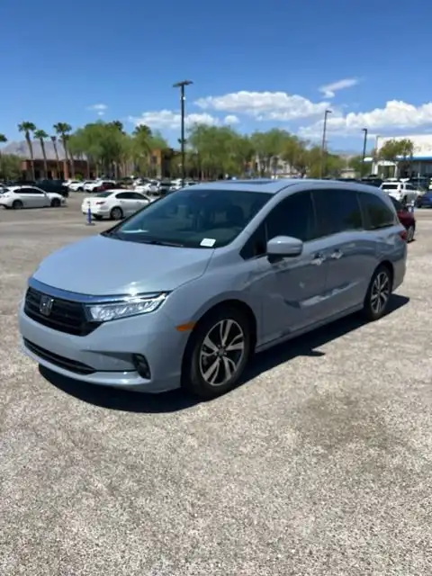 2024 Honda Odyssey Touring's photo