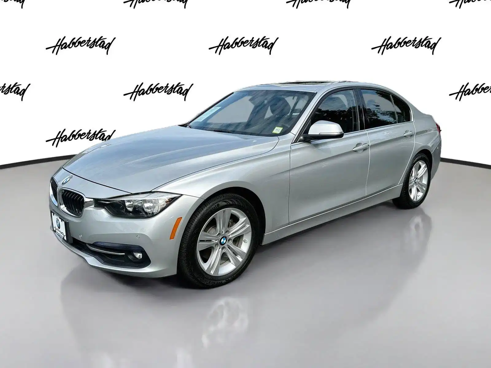 2017 BMW 3 Series 330i xDrive Sedan's photo