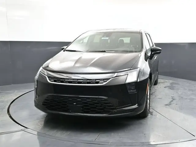 2027 Chrysler Pacifica Select photo 3