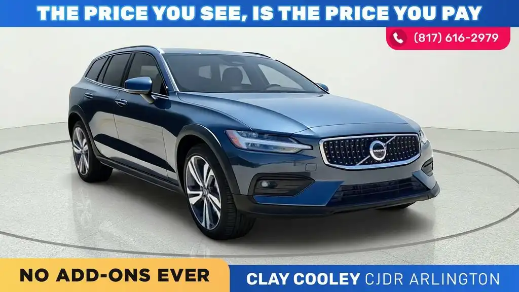 2025 Volvo V60 Cross Country B5 Plus AWD's photo