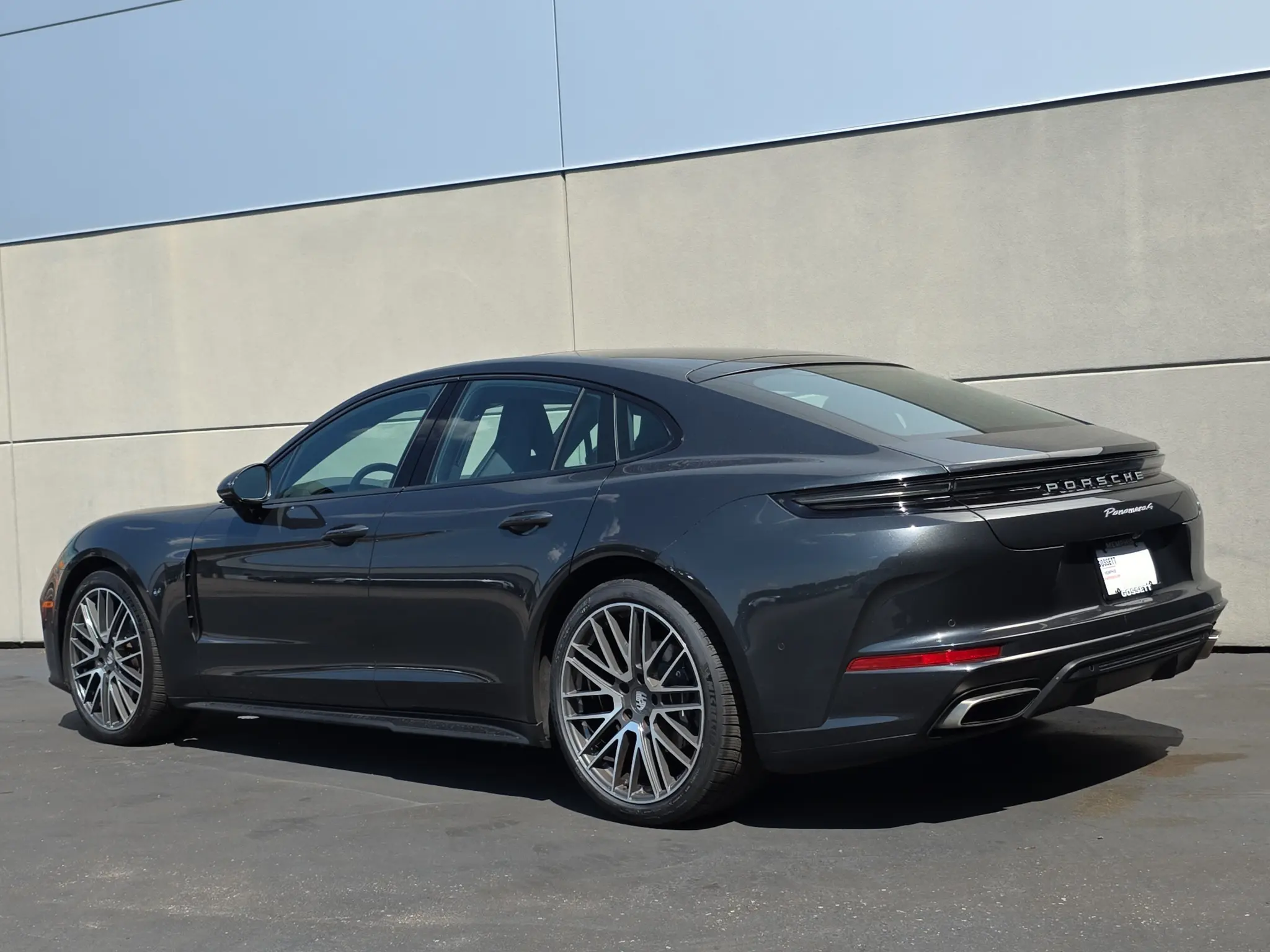 2024 Porsche Panamera 4 photo 3