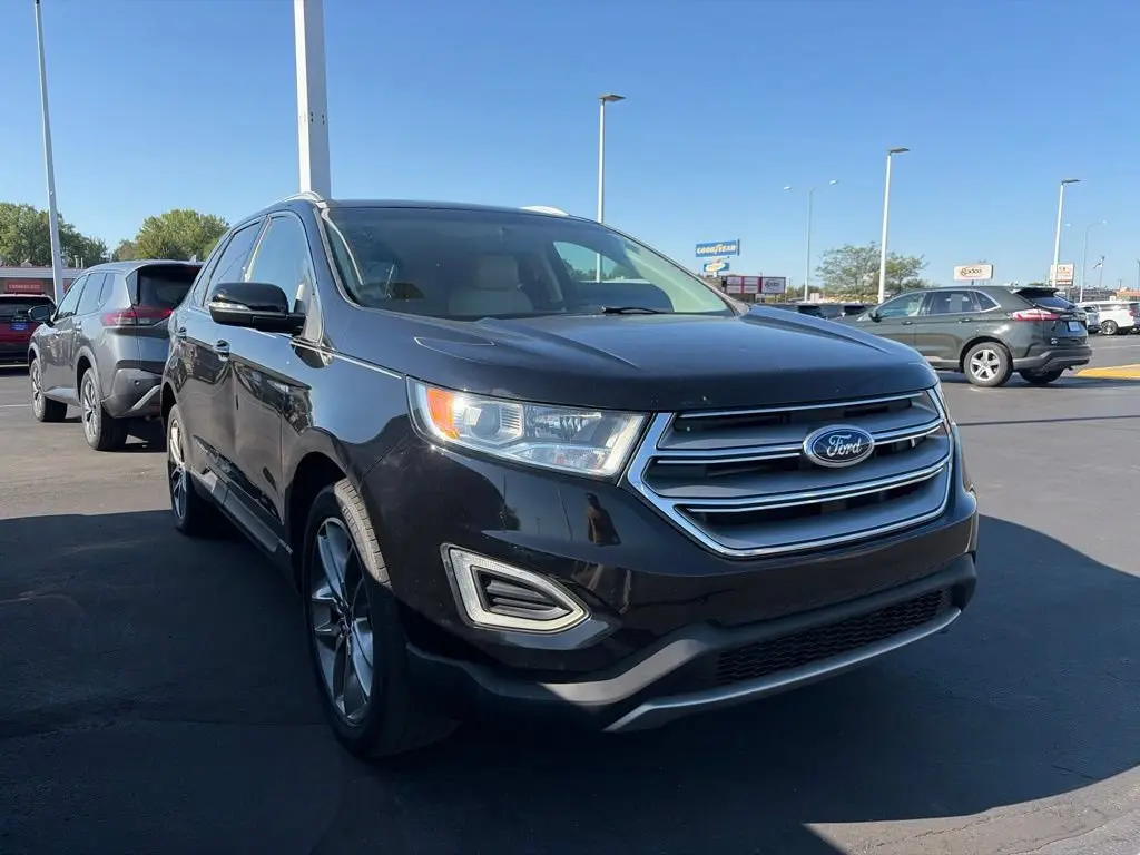 2017 Ford Edge Titanium photo 3