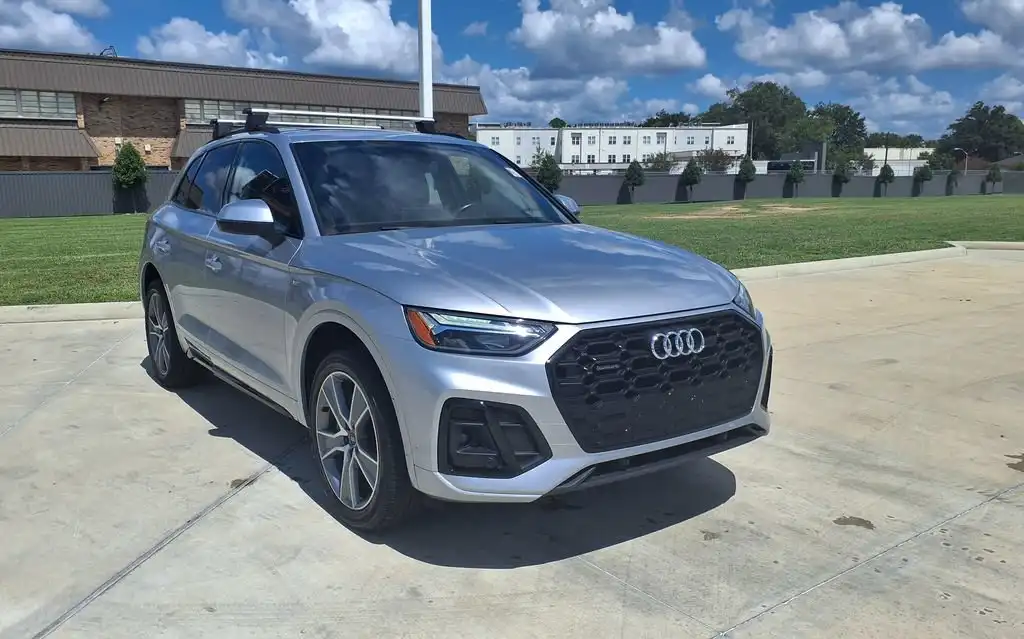 2025 Audi Q5 45 Premium's photo