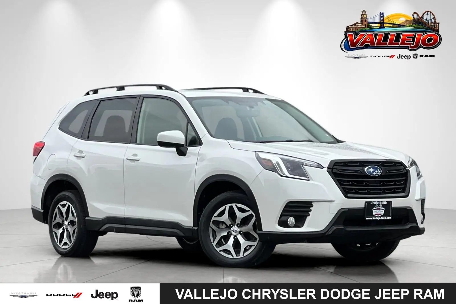 2023 Subaru Forester Premium photo 1