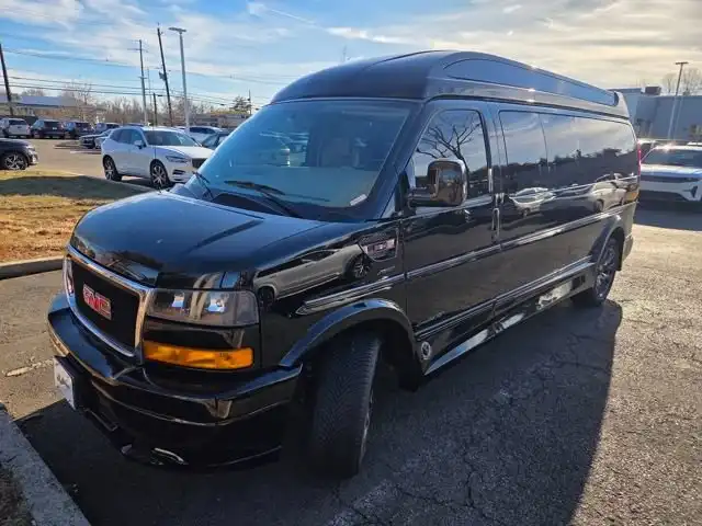 2023 GMC Savana 2500 Ext WB's photo