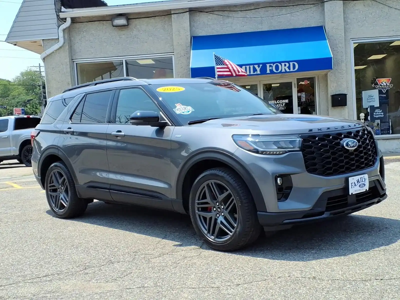 2025 Ford Explorer ST-Line 4WD PL535's photo
