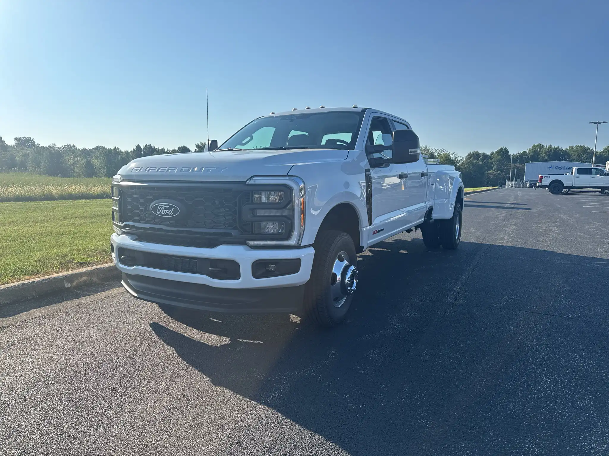 2027 Ford F-350 XL 4WD Crew Cab DRW 8' Box's photo