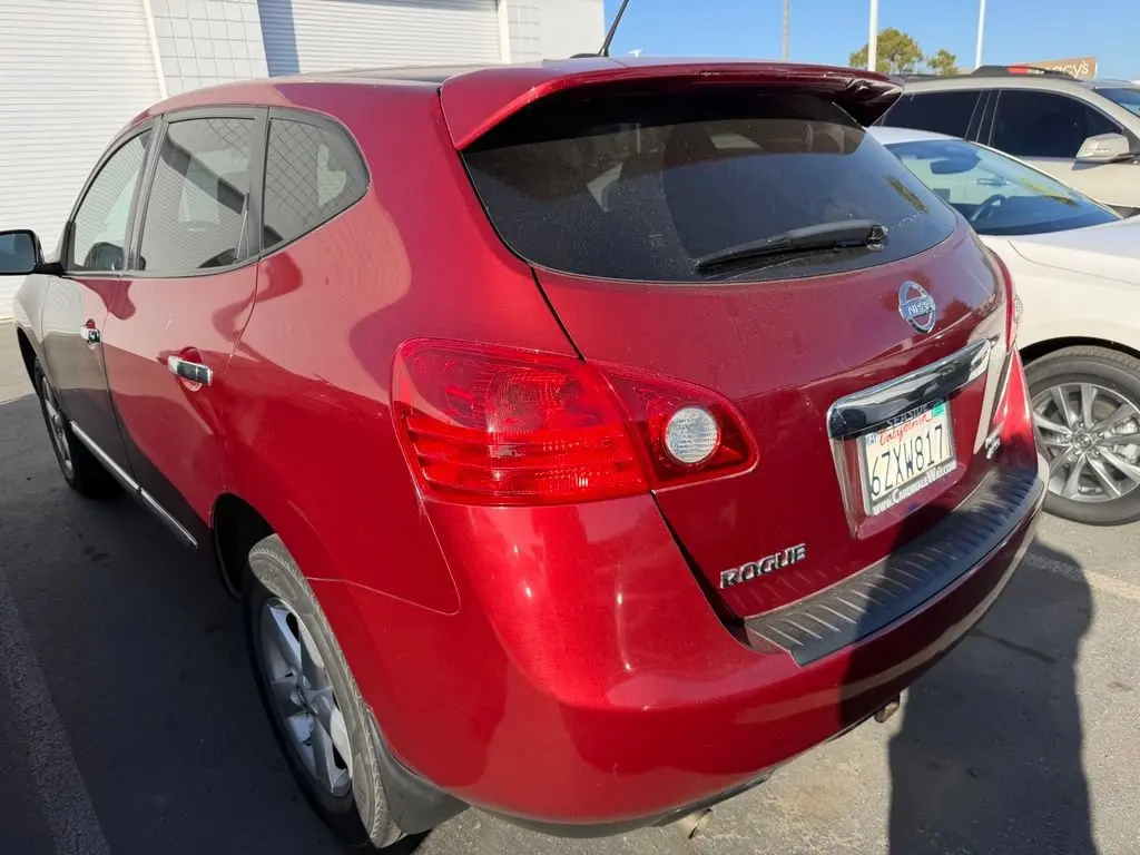 2013 Nissan Rogue S AWD photo 3