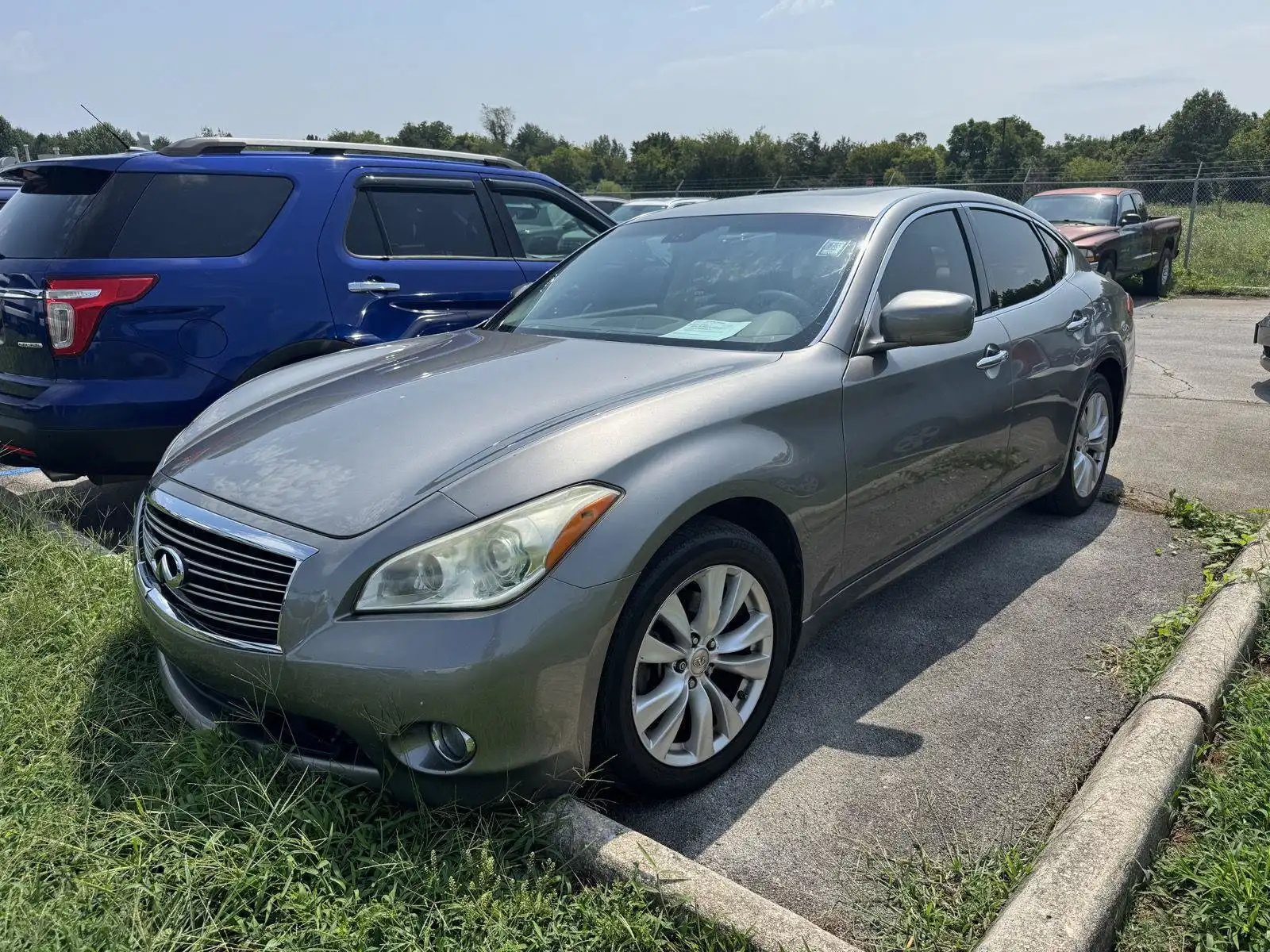 2011 INFINITI M 37's photo
