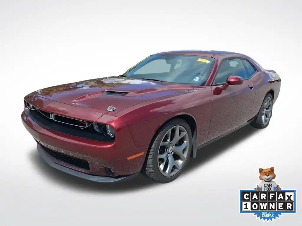 2017 Dodge Challenger R/T's photo