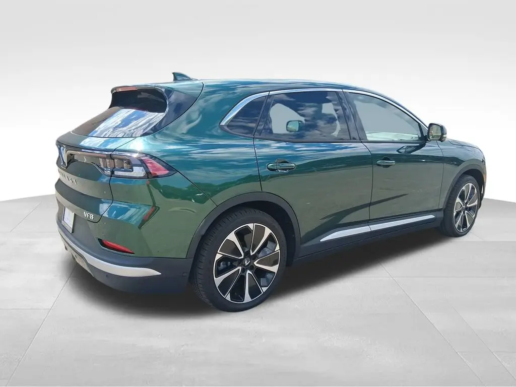 2023 VinFast VF 8 VF 8 Standard Range photo 5