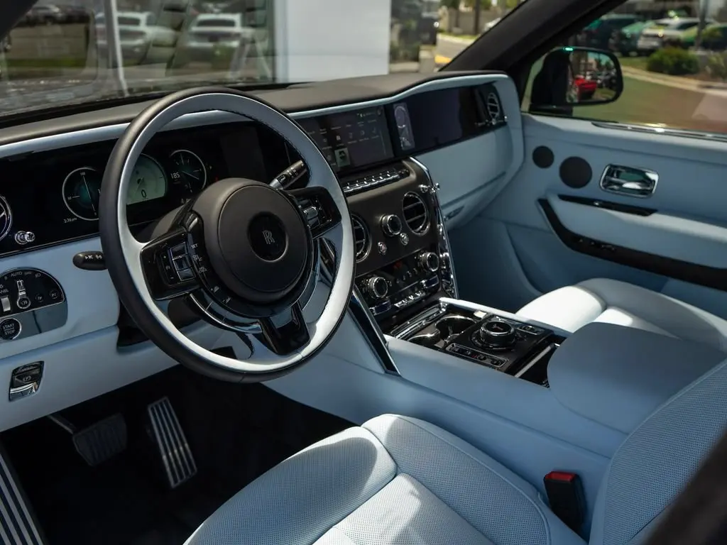 2026 Rolls-Royce Cullinan Base photo 5