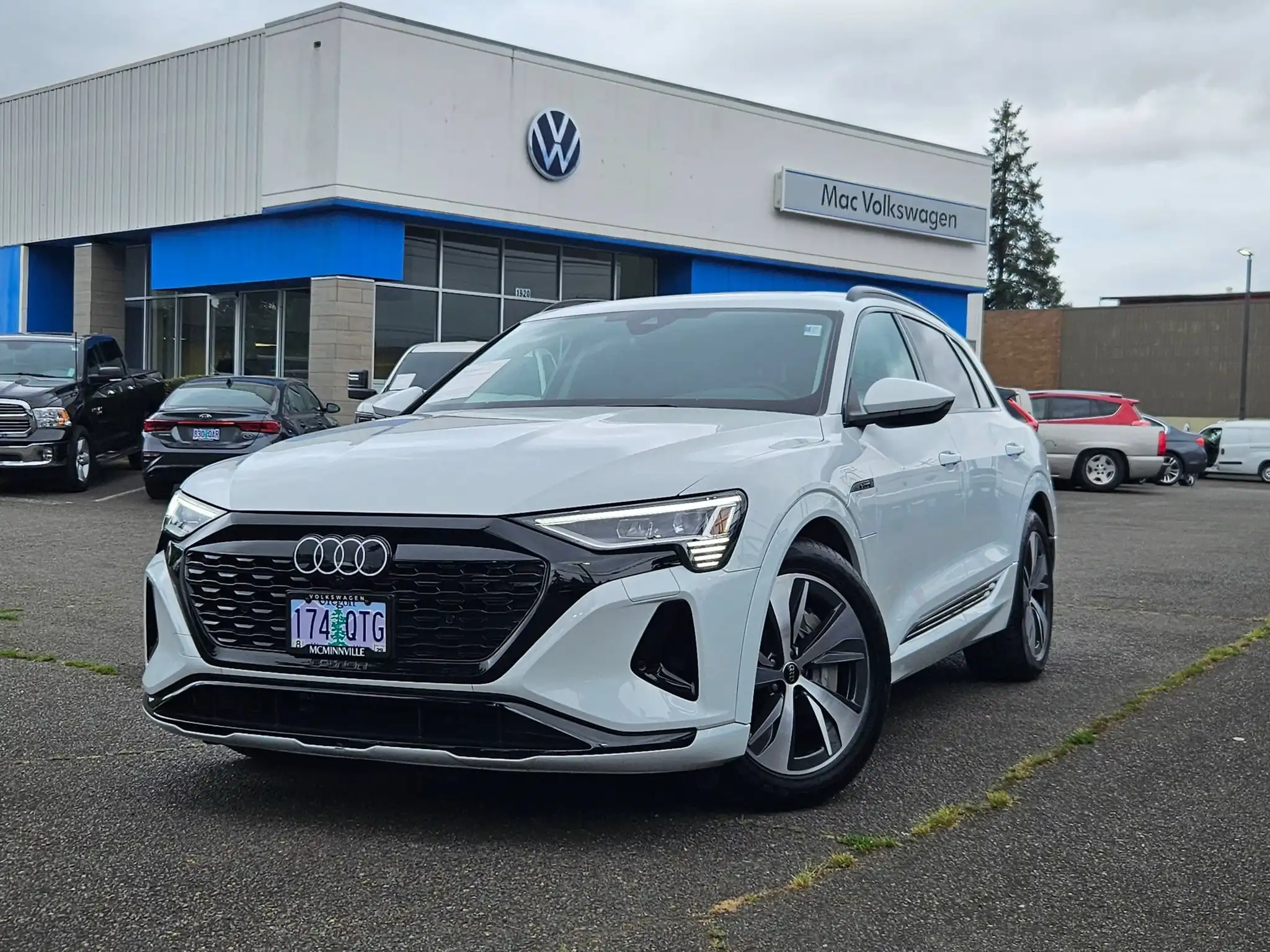 2024 Audi Q8 e-tron 114 kWh Premium quattro 55's photo