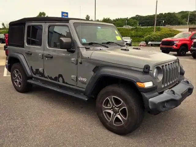 2019 Jeep Wrangler Sport S's photo