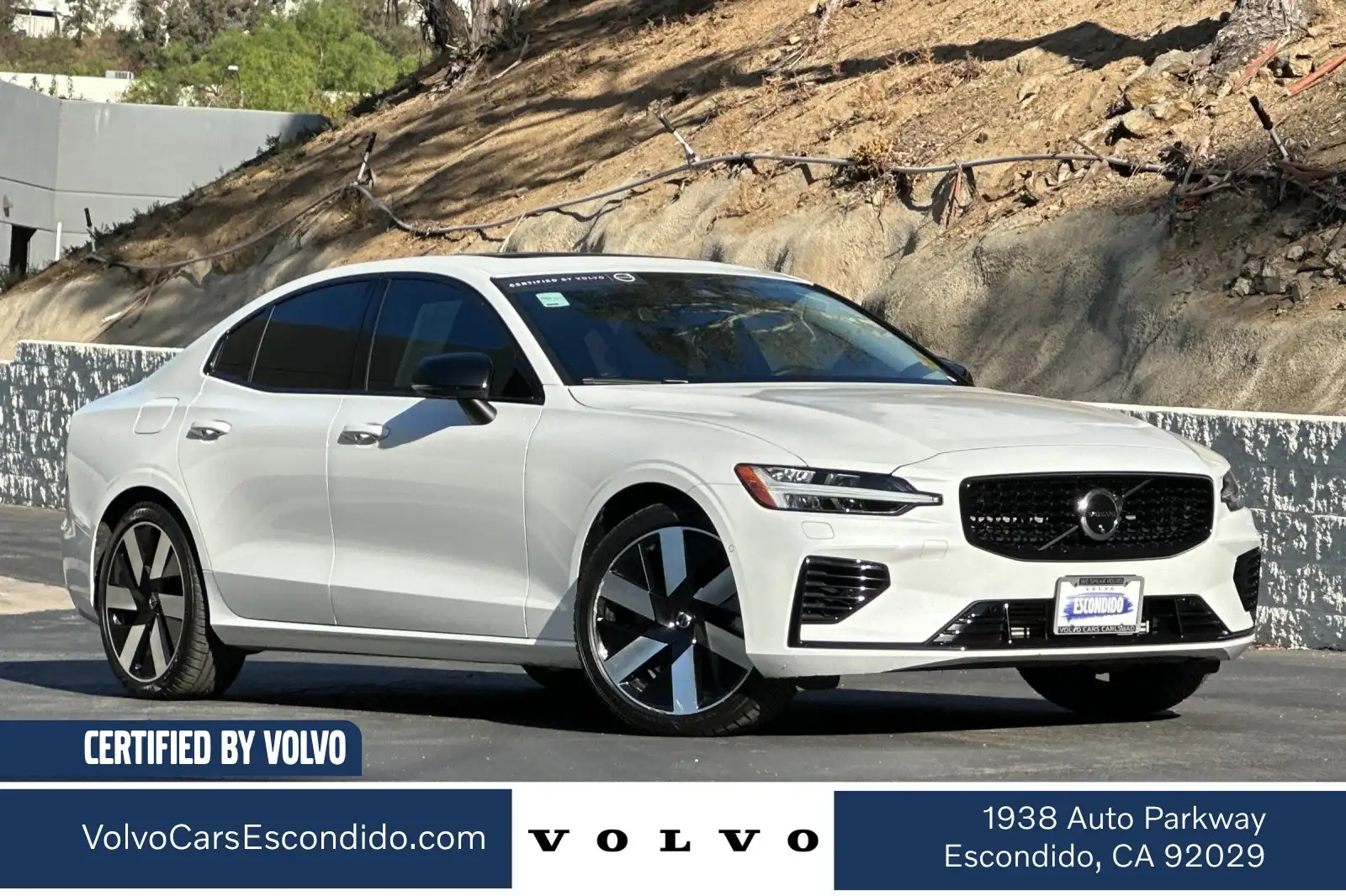 2025 Volvo S60 T8 Recharge Plus Dark AWD's photo