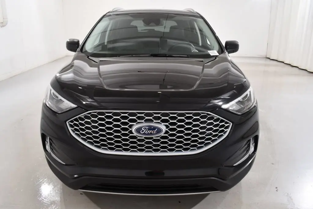 2023 Ford Edge SEL AWD photo 3