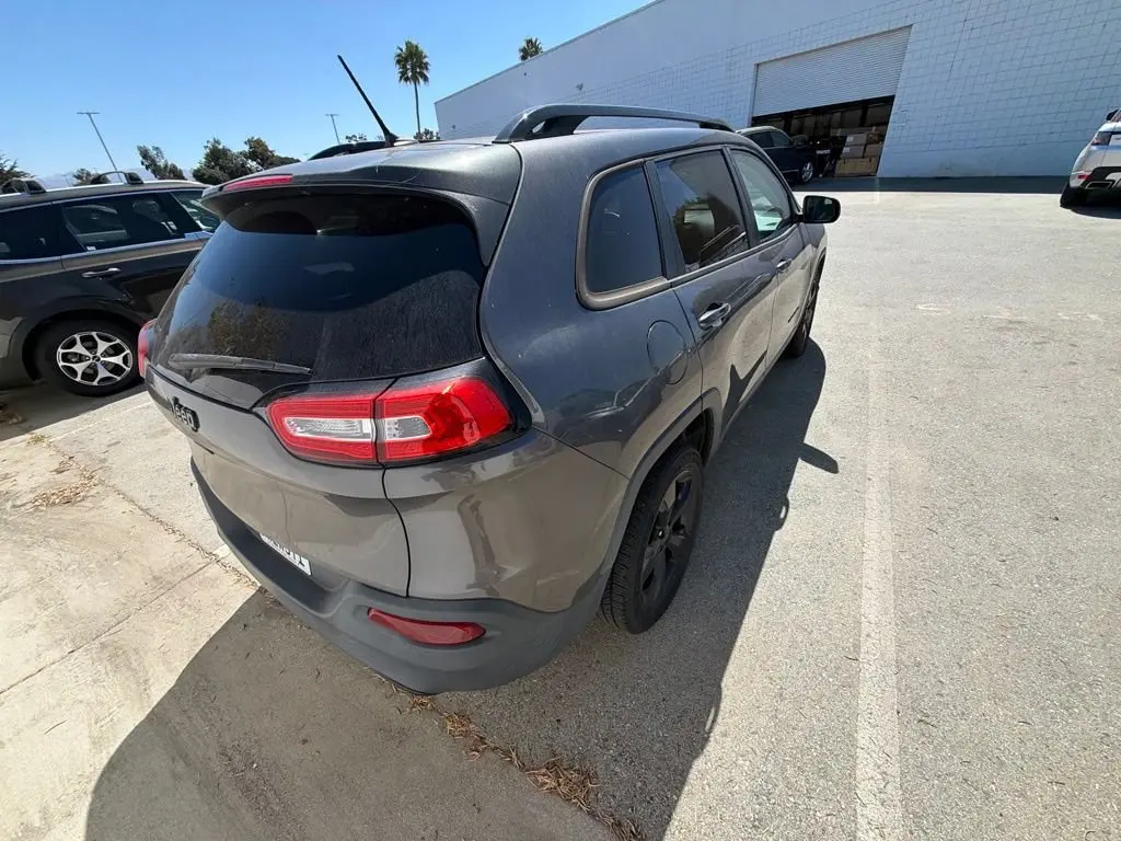 2018 Jeep Cherokee Latitude photo 5