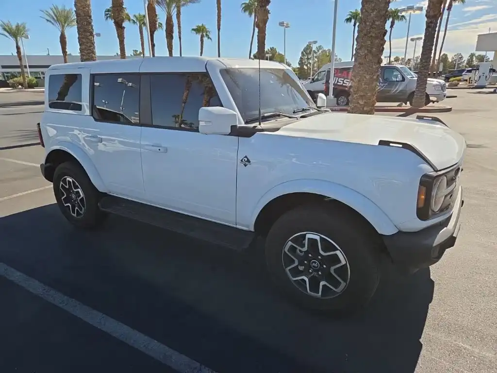 2025 Ford Bronco Outer Banks 4WD's photo