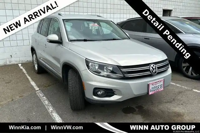 2012 Volkswagen Tiguan SE's photo