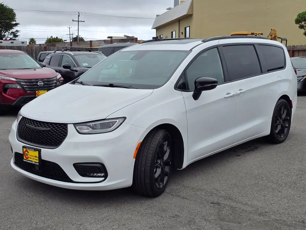 Vehicle Image 2