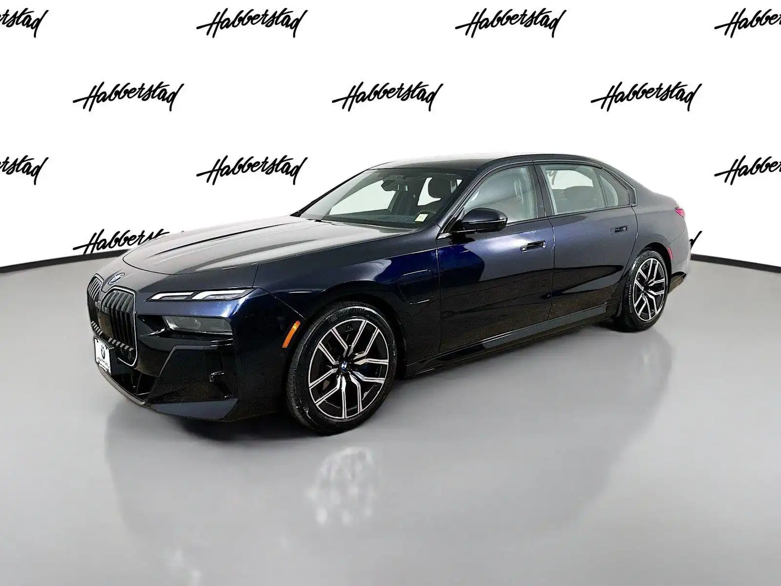 2026 BMW 7 Series 750e xDrive Sedan's photo