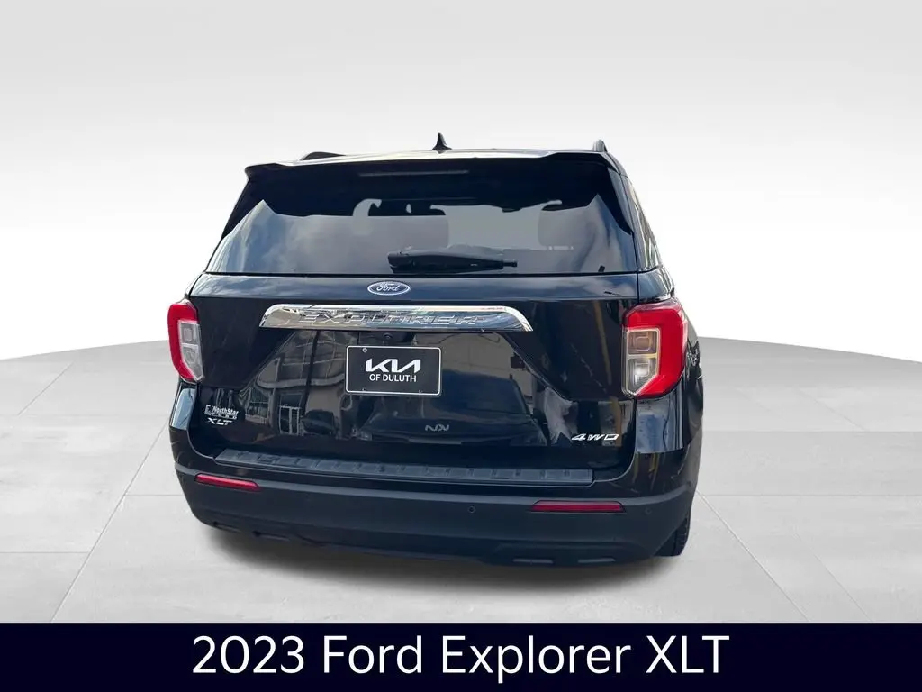 2023 Ford Explorer XLT 4WD photo 4