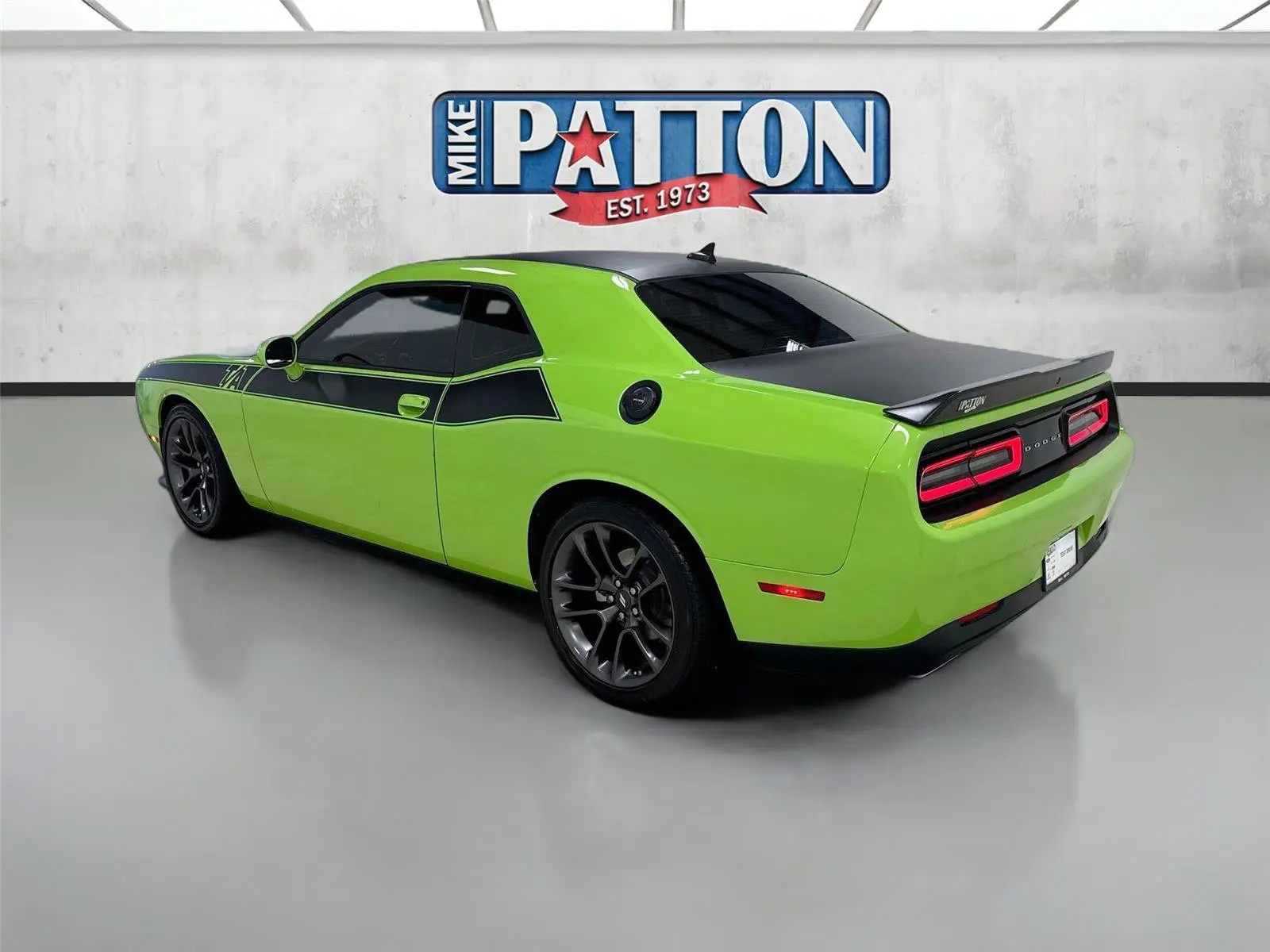 2023 Dodge Challenger R/T photo 5