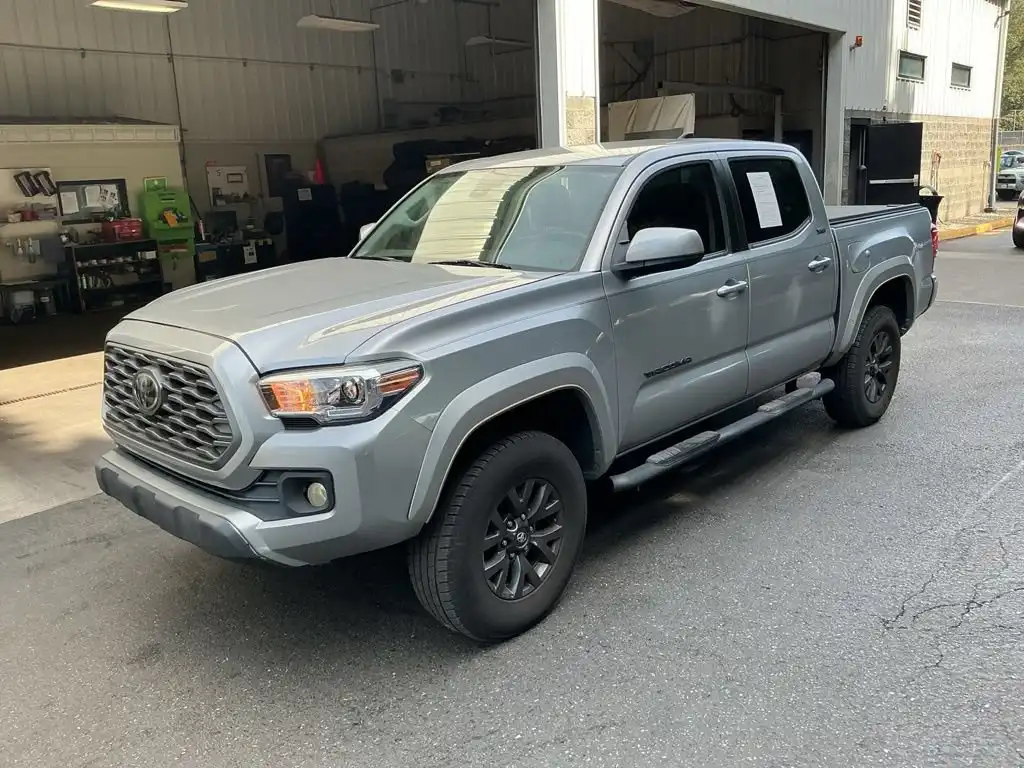 2020 Toyota Tacoma SR5 Double Cab 2WD V6 Auto Short Bed's photo
