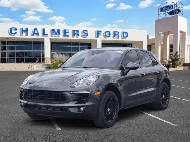 2017 Porsche Macan Base's photo