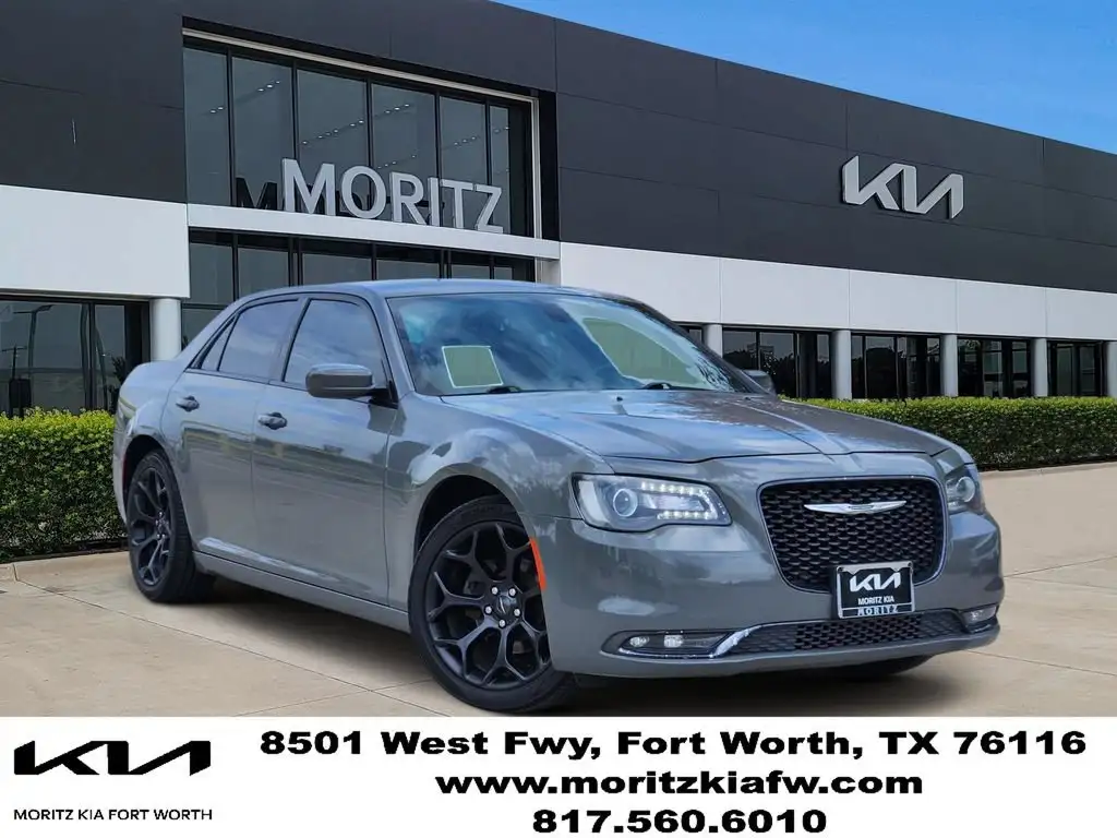 2019 Chrysler 300 S's photo