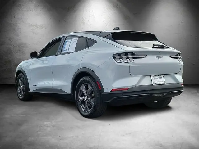 2023 Ford Mustang-Mach-e Select photo 4