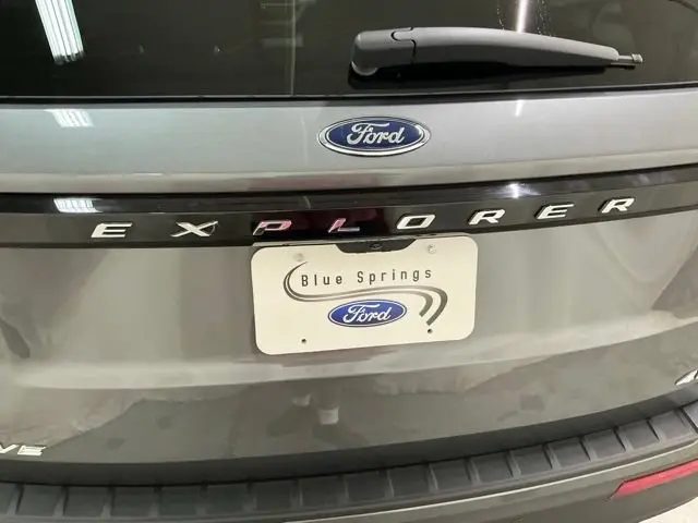 2026 Ford Explorer Active 4WD photo 5