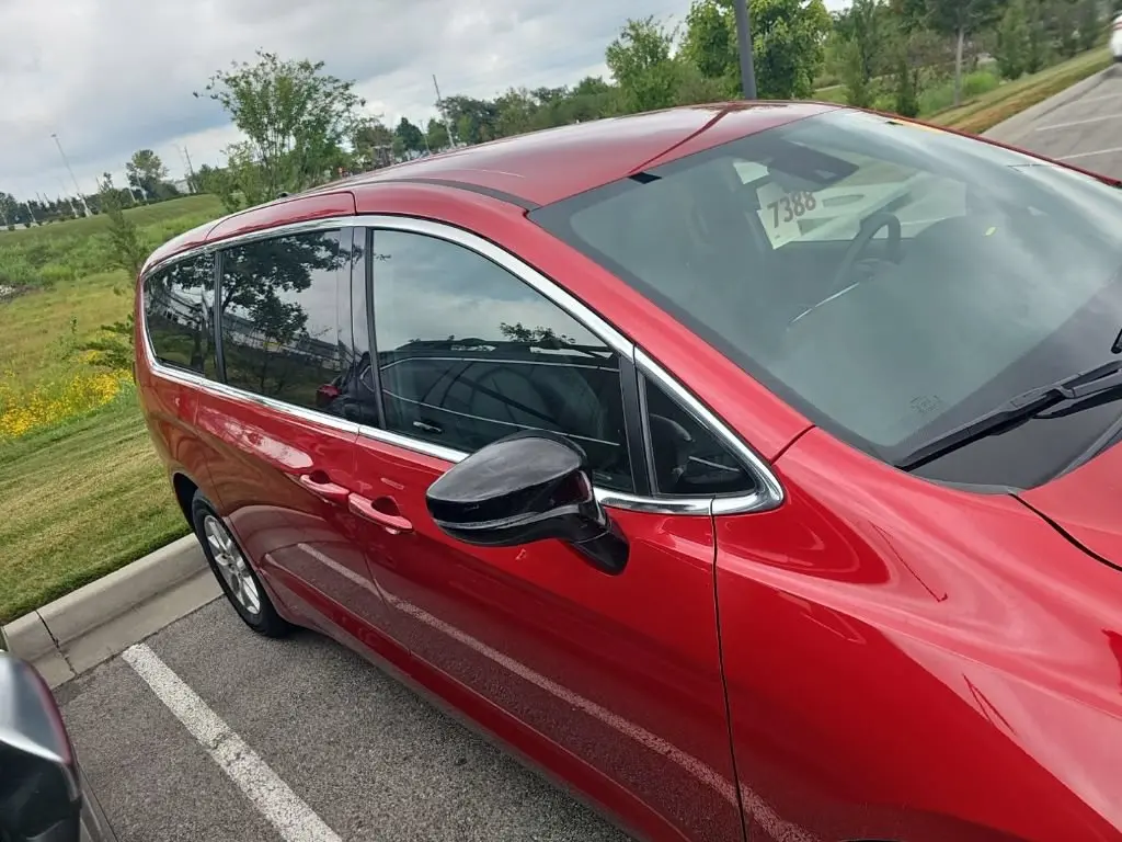 2025 Chrysler Pacifica Select photo 4