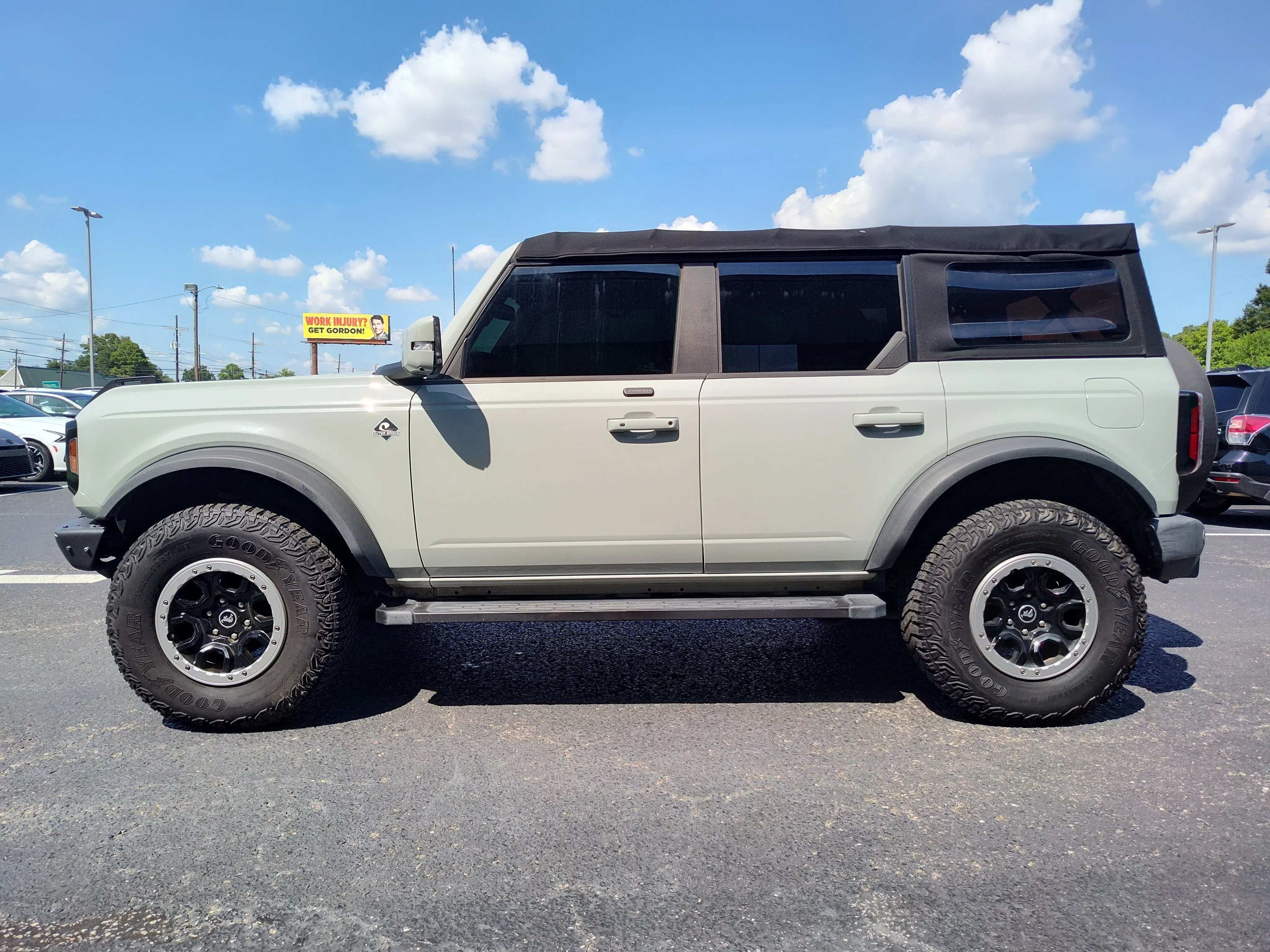 2021 Ford Bronco Outer Banks Advanced 4x4 photo 3