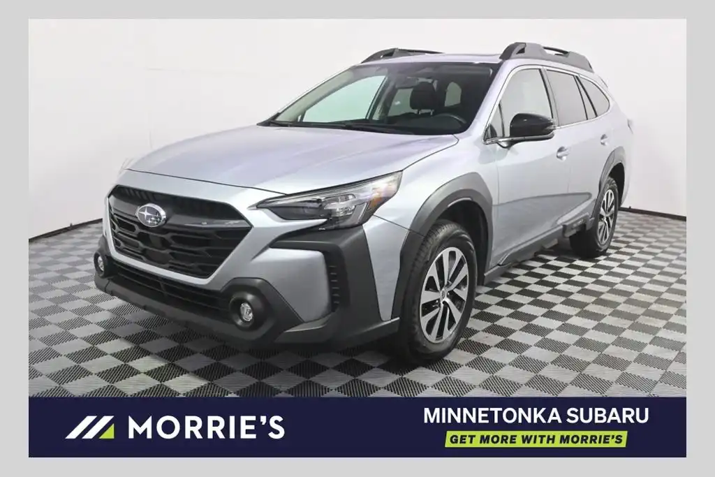 2025 Subaru Outback Premium's photo