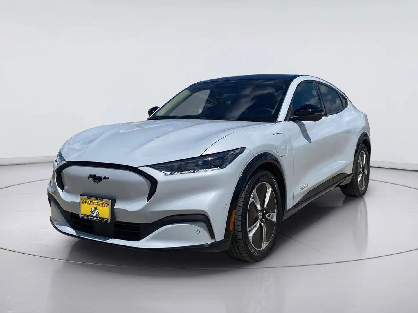 2023 Ford Mustang-Mach-e Premium photo 1
