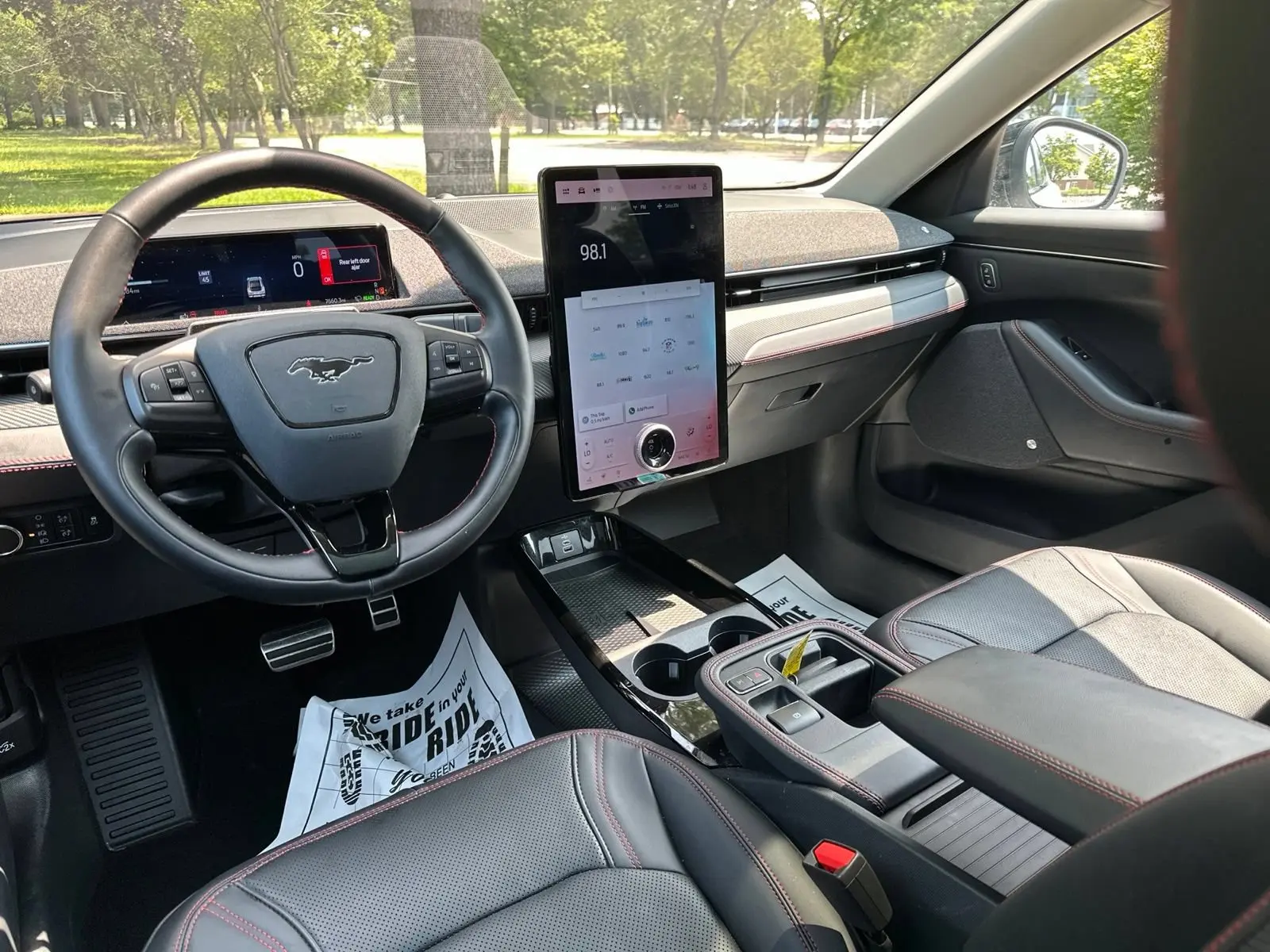 2025 Ford Mustang-Mach-e Premium photo 3