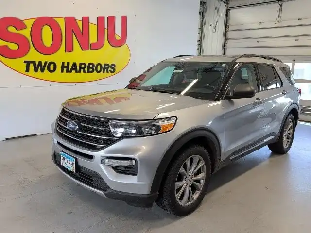 2021 Ford Explorer XLT 4WD's photo