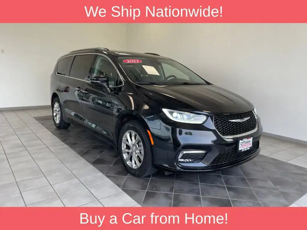 2021 Chrysler Pacifica Touring L's photo