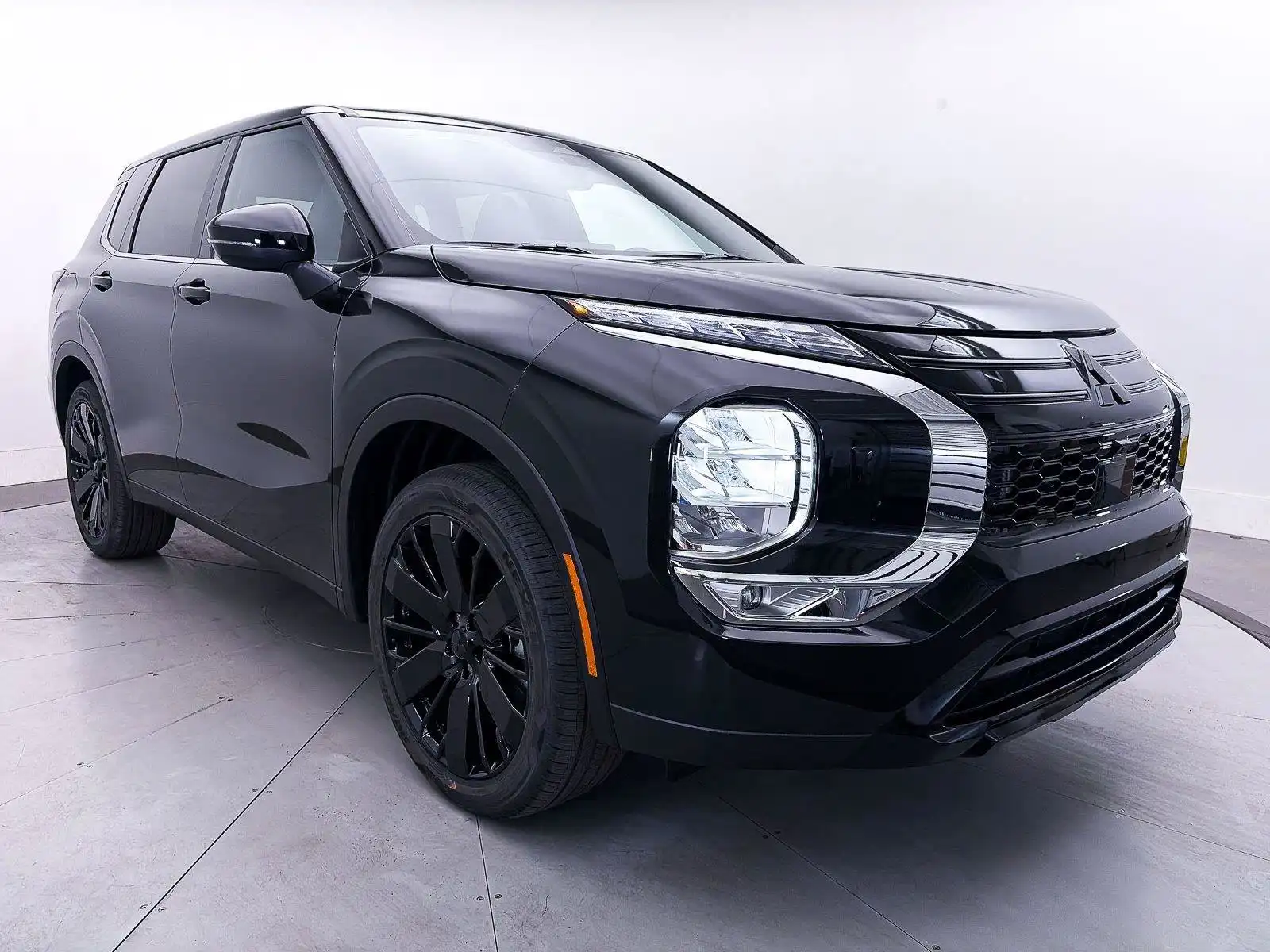 2026 Mitsubishi Outlander LE S-AWC's photo