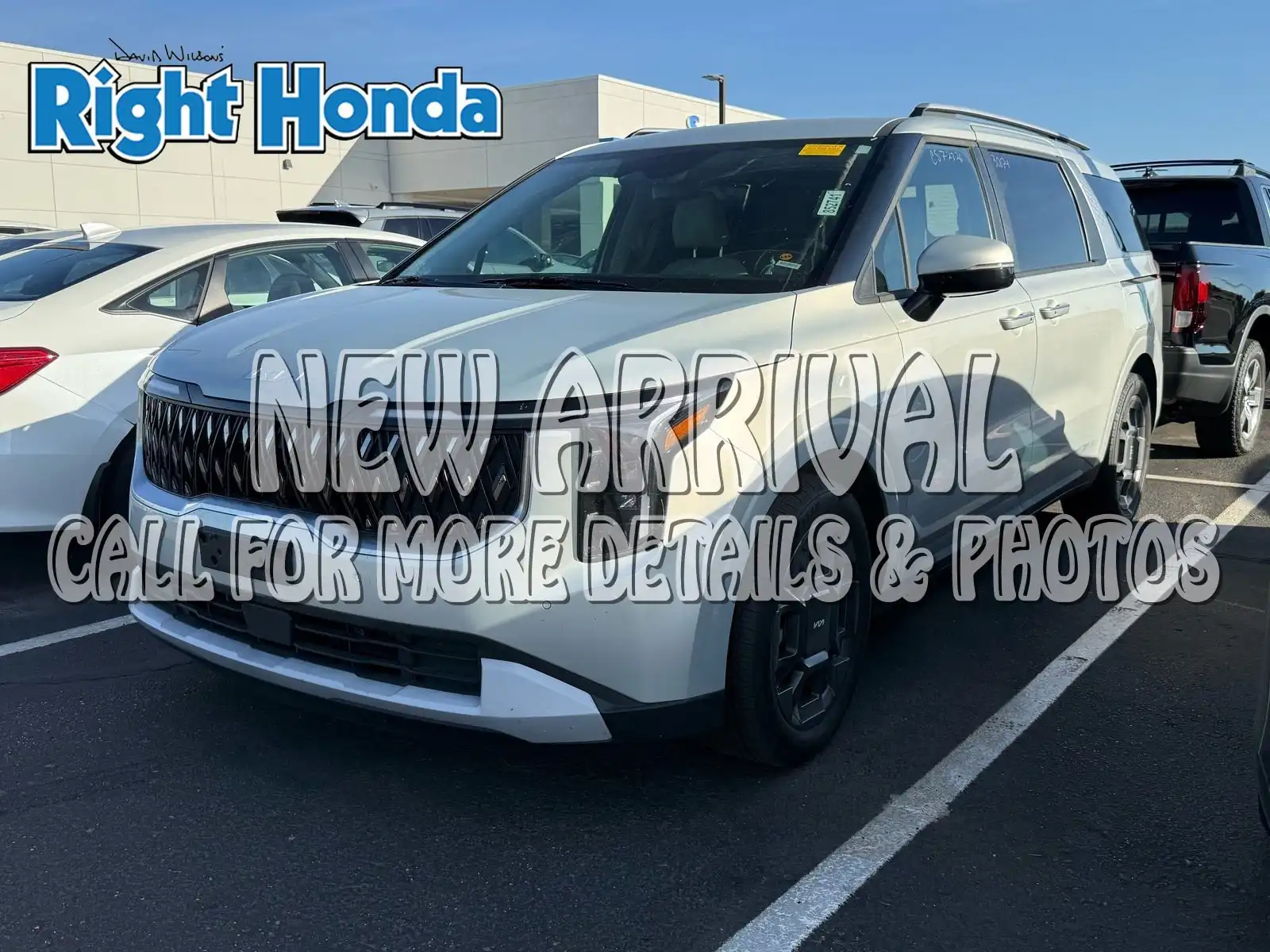 2026 Kia Sedona EX HEV's photo