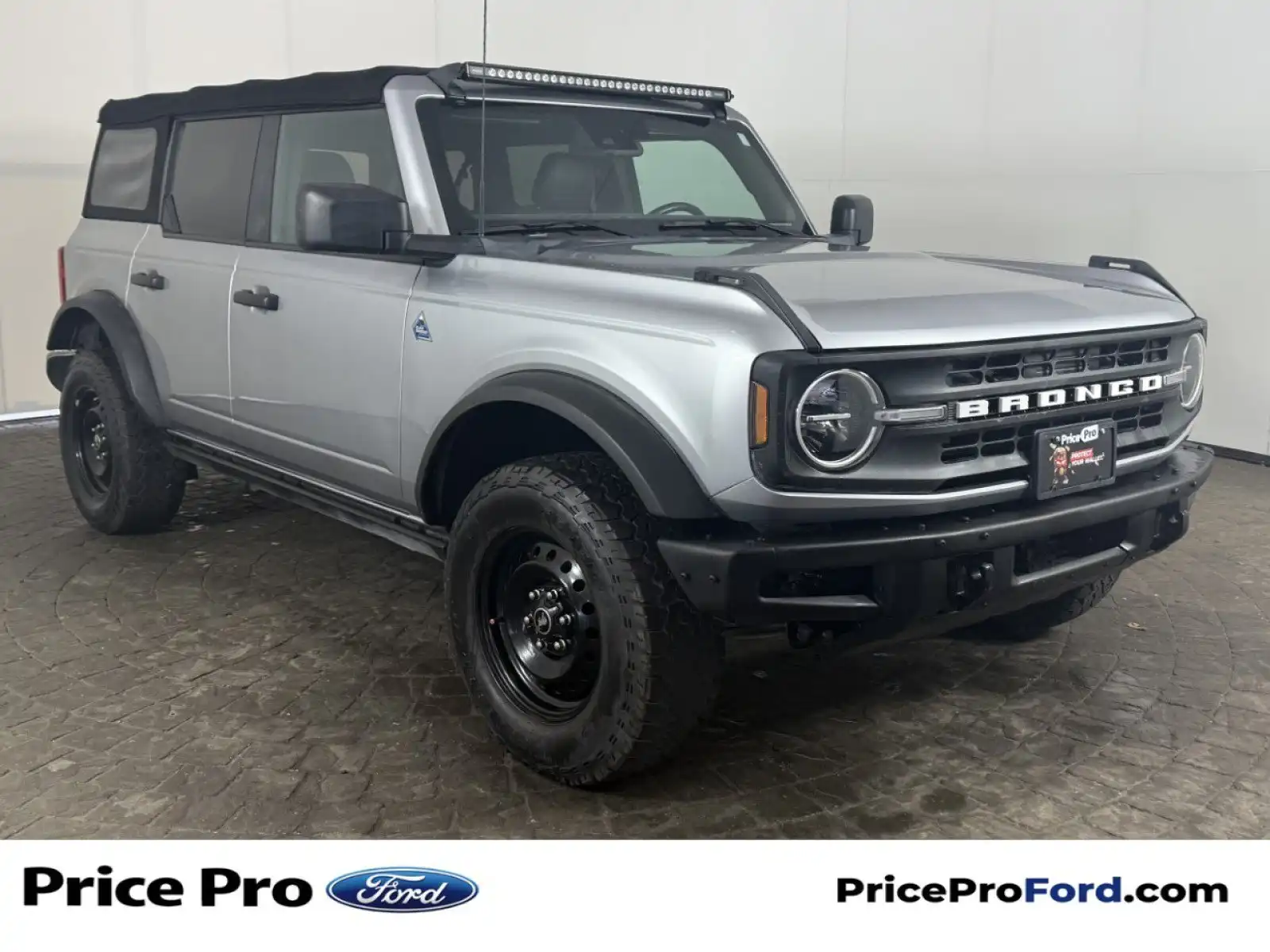 2022 Ford Bronco Black Diamond 4x4's photo