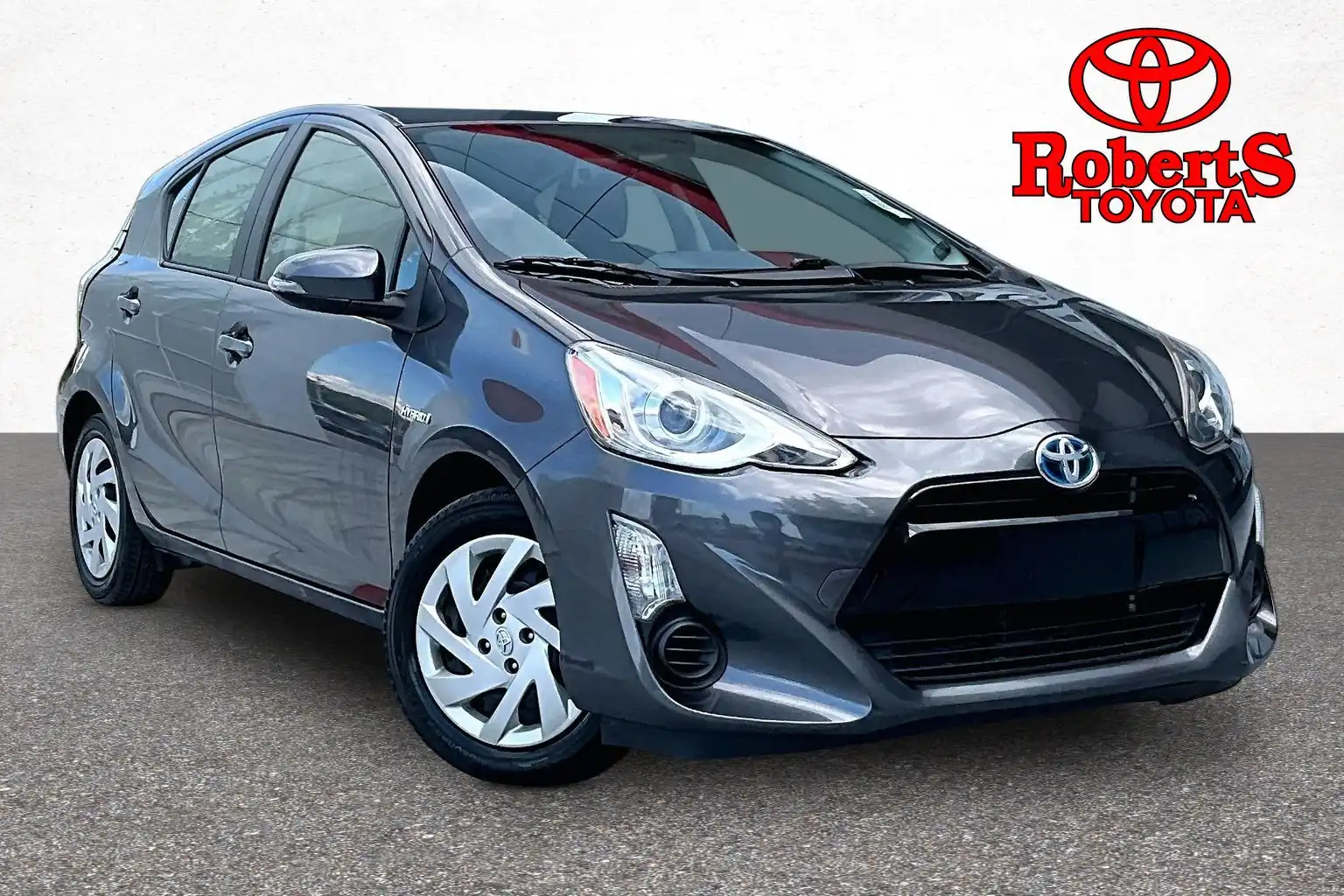 2015 Toyota Prius c Two's photo